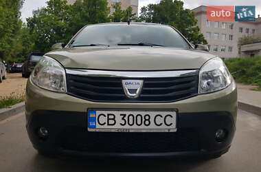 Хэтчбек Dacia Sandero 2009 в 