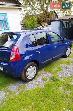 Хетчбек Dacia Sandero 2008 в Оженині