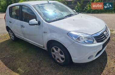 Хетчбек Dacia Sandero 2009 в Рівному