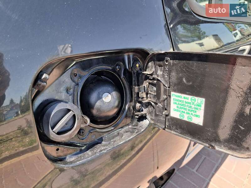 Хетчбек Dacia Sandero 2011 в Полтаві