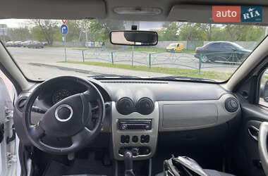 Хэтчбек Dacia Sandero 2009 в 