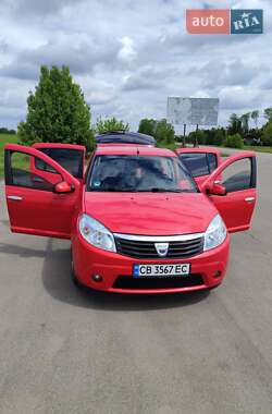 Хэтчбек Dacia Sandero 2009 в Ичне