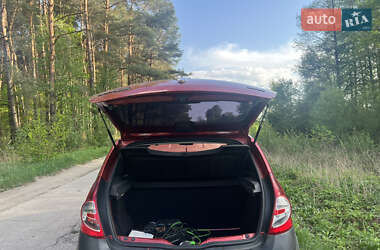 Хетчбек Dacia Sandero 2009 в 