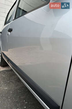 Хэтчбек Dacia Sandero 2009 в 