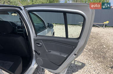 Хетчбек Dacia Sandero 2008 в 