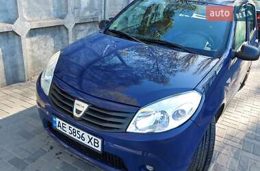 Хэтчбек Dacia Sandero 2009 в Днепре