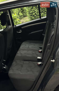 Хетчбек Dacia Sandero 2009 в 