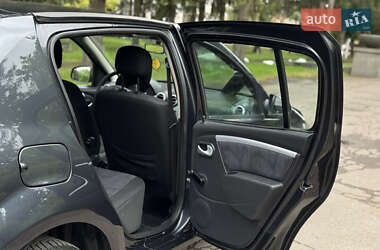 Хетчбек Dacia Sandero 2009 в 