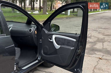Хетчбек Dacia Sandero 2009 в 