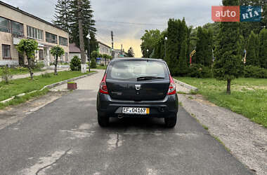 Хетчбек Dacia Sandero 2009 в 