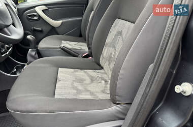 Хетчбек Dacia Sandero 2009 в 