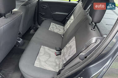 Хетчбек Dacia Sandero 2009 в 