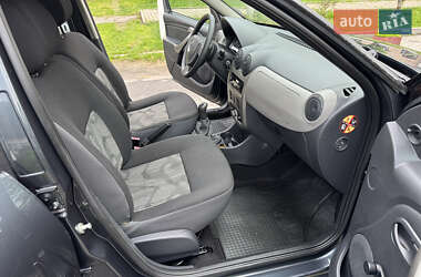 Хетчбек Dacia Sandero 2009 в 