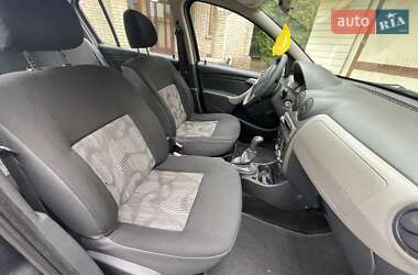 Хэтчбек Dacia Sandero 2009 в 