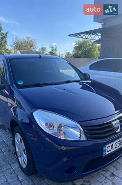 Хэтчбек Dacia Sandero 2009 в Шполе