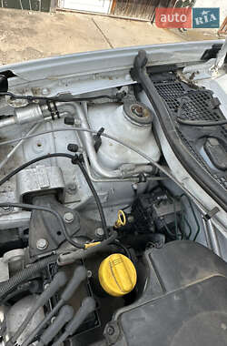 Хетчбек Dacia Sandero 2009 в 