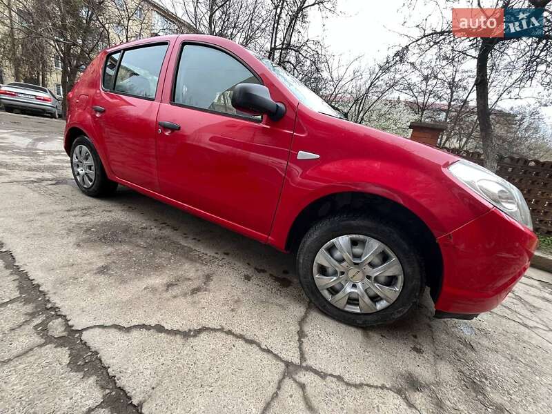 Хетчбек Dacia Sandero 2009 в Івано-Франківську