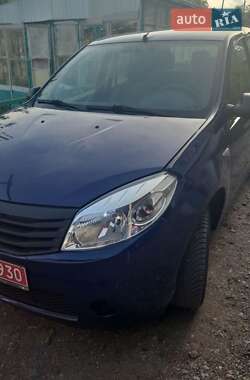 Хэтчбек Dacia Sandero 2009 в 