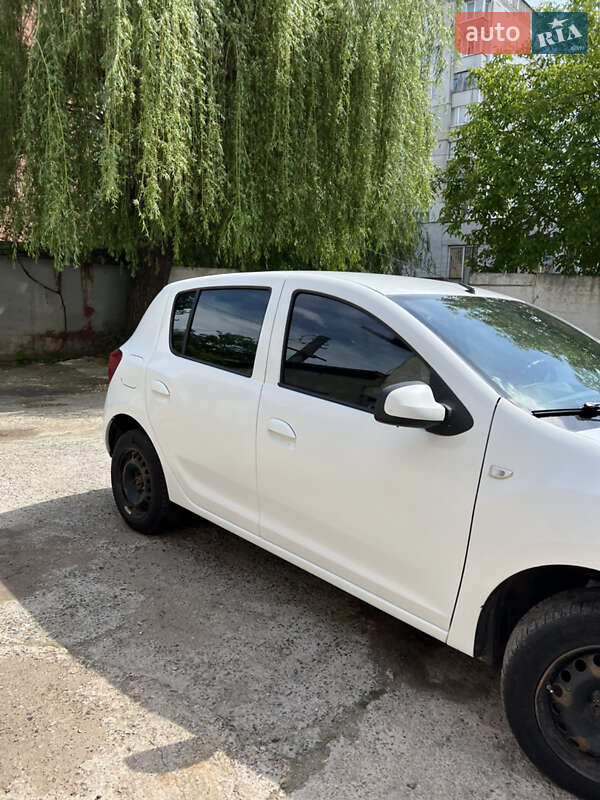 Хэтчбек Dacia Sandero 2013 в Хмельницком