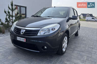 Хэтчбек Dacia Sandero 2009 в Луцке