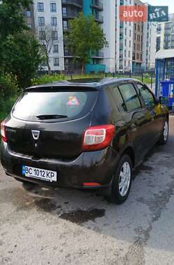 Хэтчбек Dacia Sandero 2016 в Львове