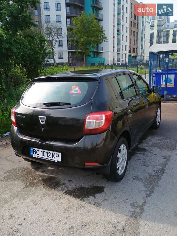 Хетчбек Dacia Sandero 2016 в Львові