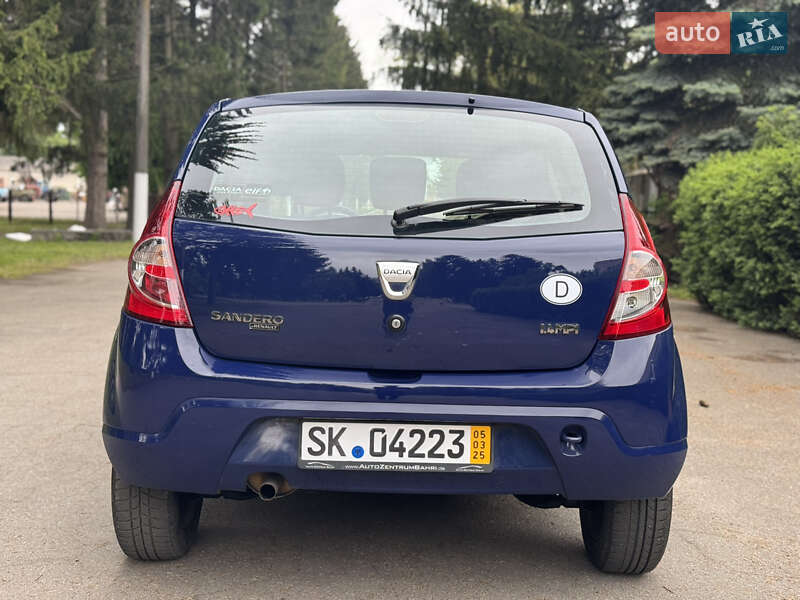 Хэтчбек Dacia Sandero 2010 в Умани