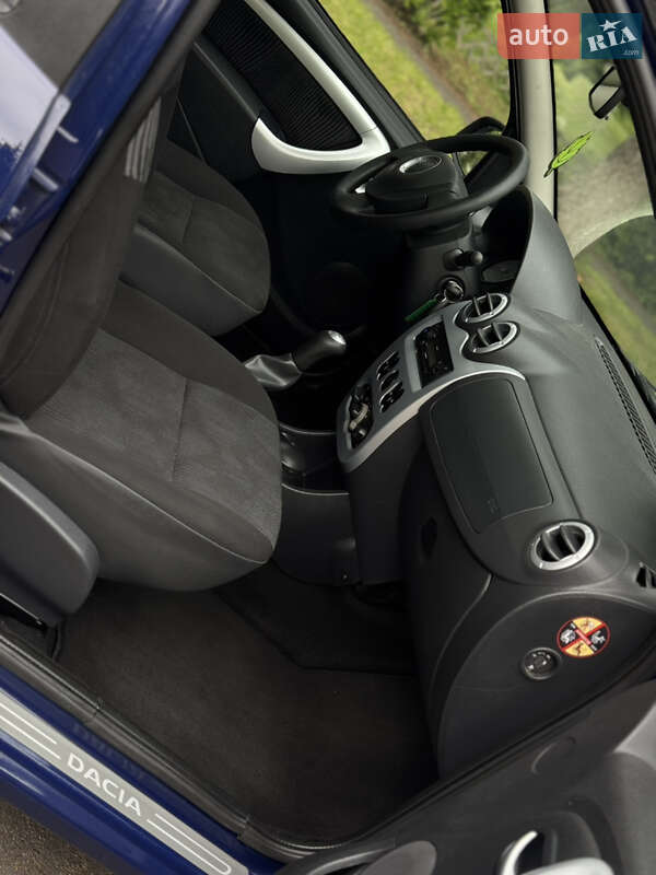 Хэтчбек Dacia Sandero 2010 в Умани