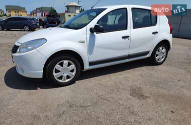 Хэтчбек Dacia Sandero 2009 в Виннице