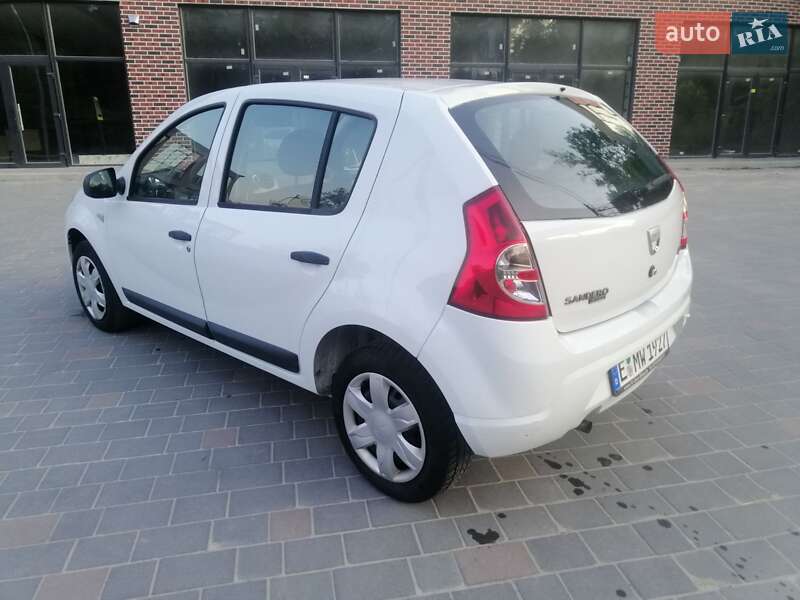 Хетчбек Dacia Sandero 2009 в Тернополі
