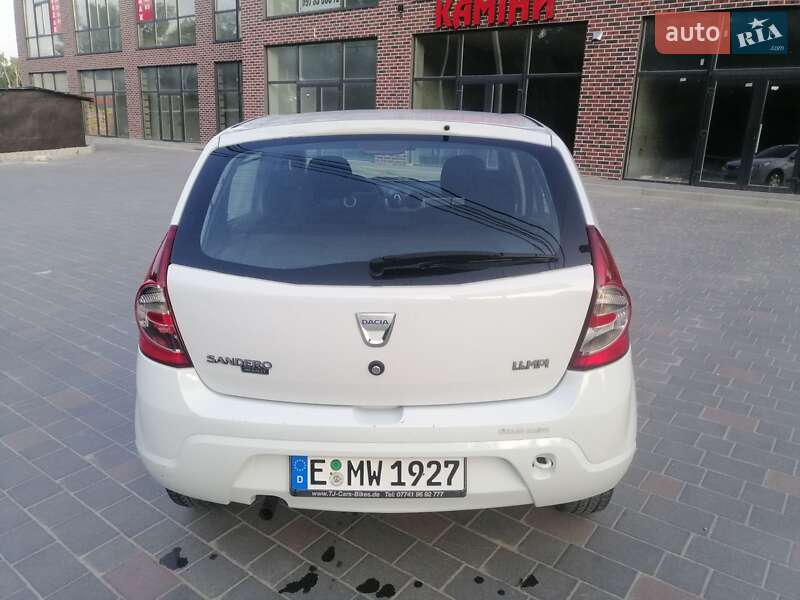 Хетчбек Dacia Sandero 2009 в Тернополі