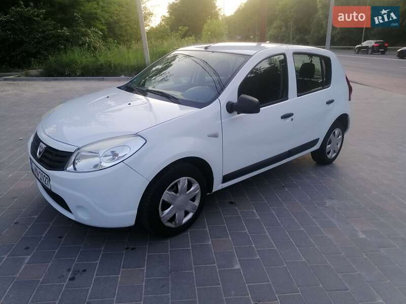 Хетчбек Dacia Sandero 2009 в Тернополі