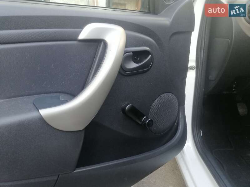 Хетчбек Dacia Sandero 2009 в Тернополі