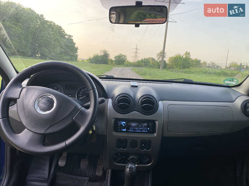 Хэтчбек Dacia Sandero 2009 в Виннице