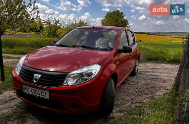 Хэтчбек Dacia Sandero 2009 в 