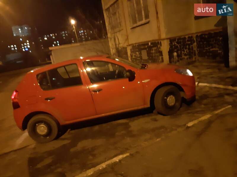 Хетчбек Dacia Sandero 2009 в Полтаві