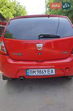 Хэтчбек Dacia Sandero 2009 в 