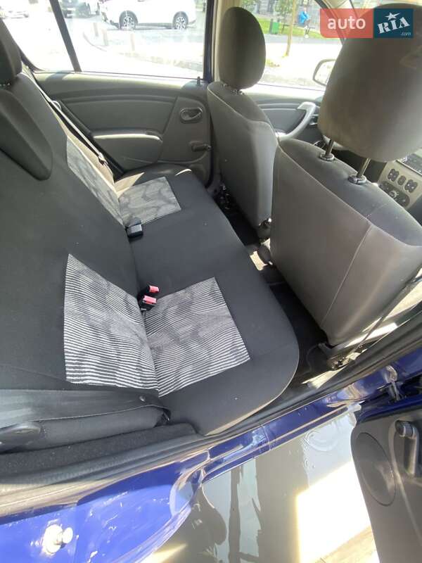 Хэтчбек Dacia Sandero 2009 в Ивано-Франковске