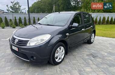 Хетчбек Dacia Sandero 2010 в Кам'янському