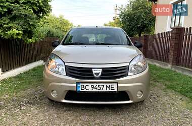 Хэтчбек Dacia Sandero 2012 в Львове