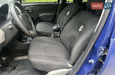 Хэтчбек Dacia Sandero 2009 в 