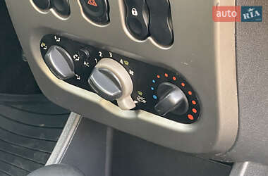 Хетчбек Dacia Sandero 2009 в 