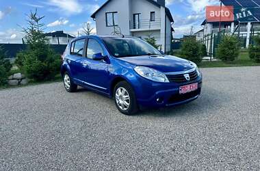 Хетчбек Dacia Sandero 2009 в Тернополі