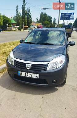 Хэтчбек Dacia Sandero 2008 в Полтаве
