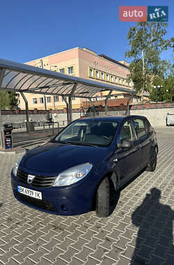 Хэтчбек Dacia Sandero 2009 в Ровно