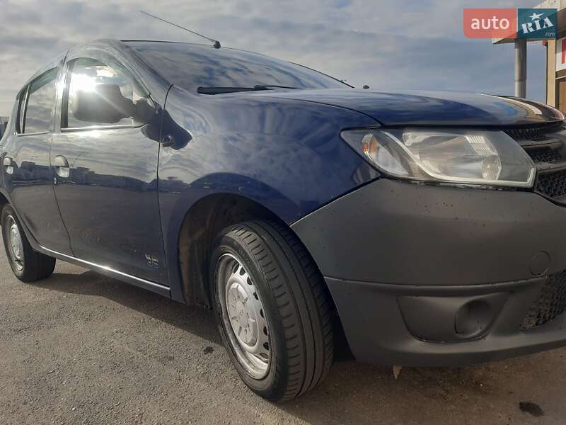 Хэтчбек Dacia Sandero 2013 в Харькове