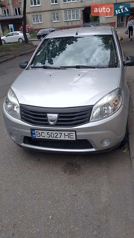 Dacia Sandero 2011