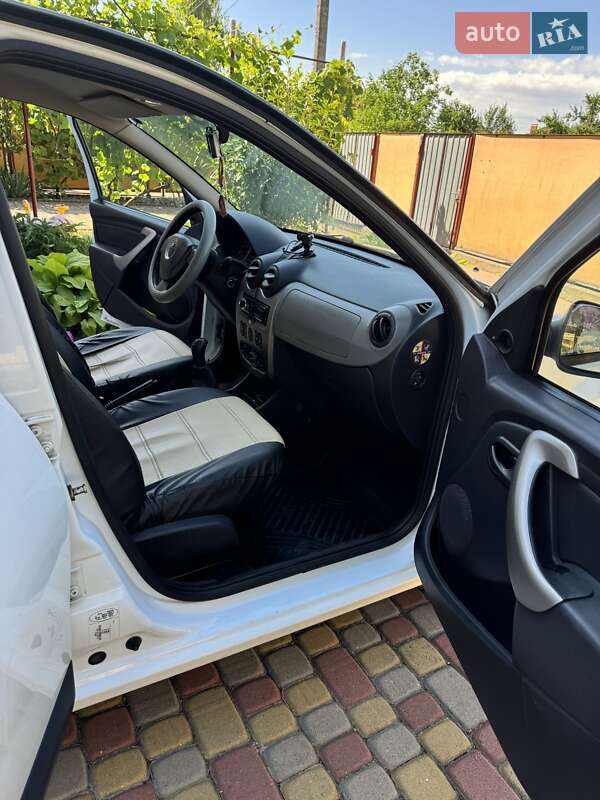 Хэтчбек Dacia Sandero 2009 в Мукачево