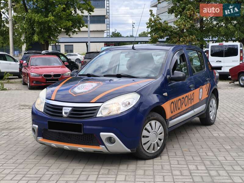 Хетчбек Dacia Sandero 2009 в Дніпрі