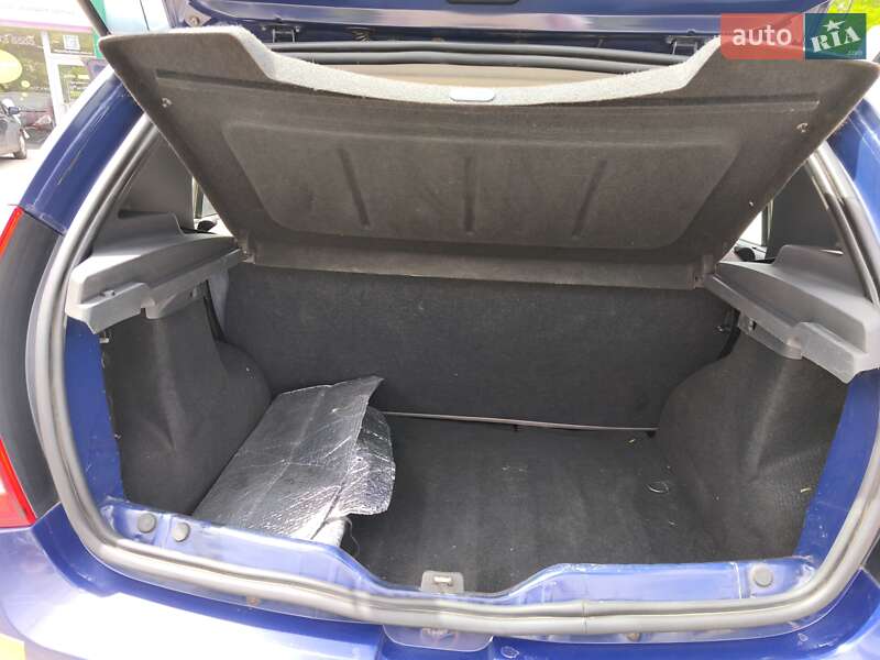 Хетчбек Dacia Sandero 2009 в Дніпрі